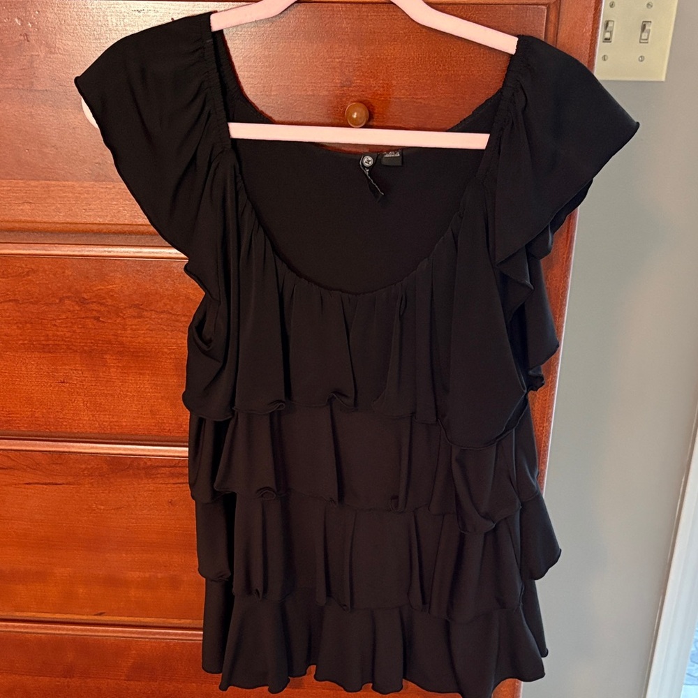 Milano petite large Black tiered Women's Blouse in excellent condition